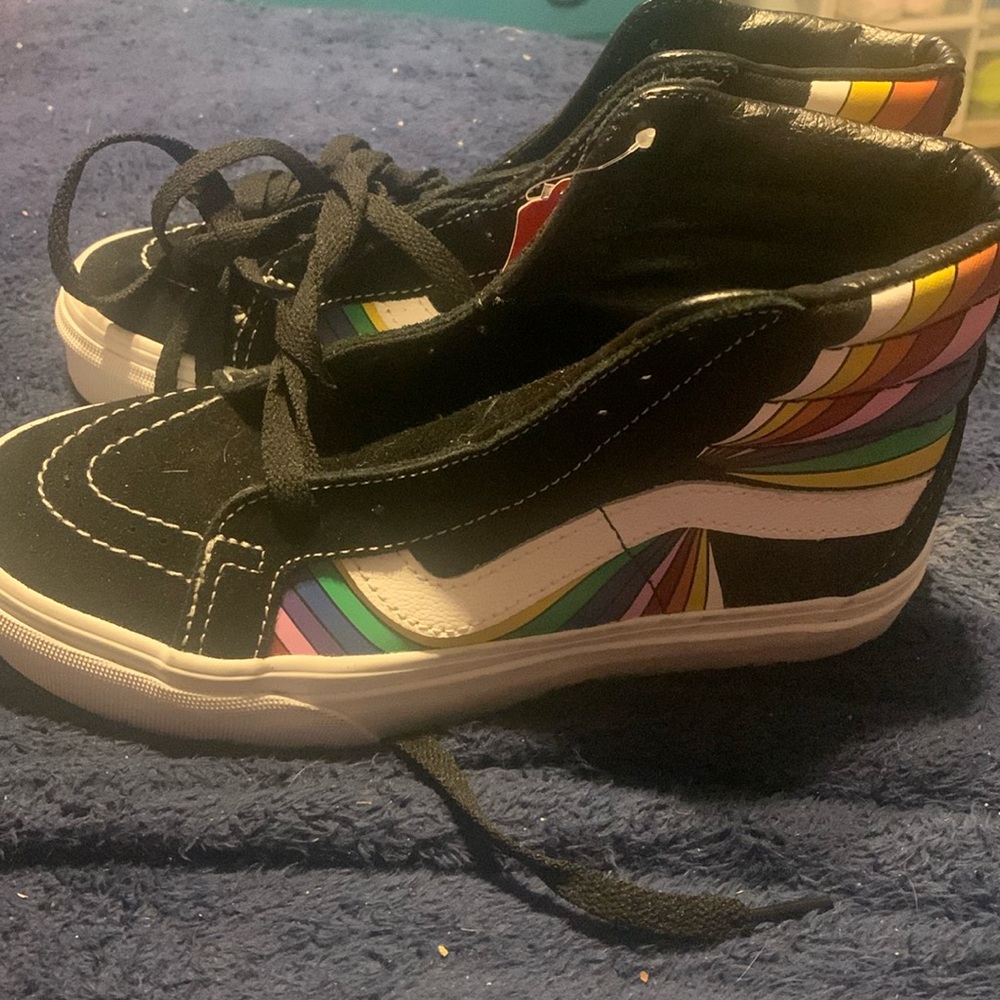 Women’s size 5 vans sk8 hi NEW NO BOX